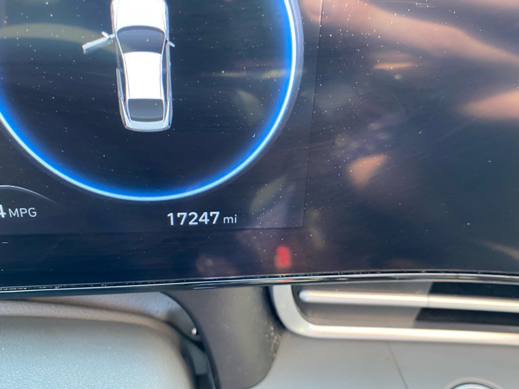 Used 2023 Hyundai Elantra SEL w/ Convenience Package image 4