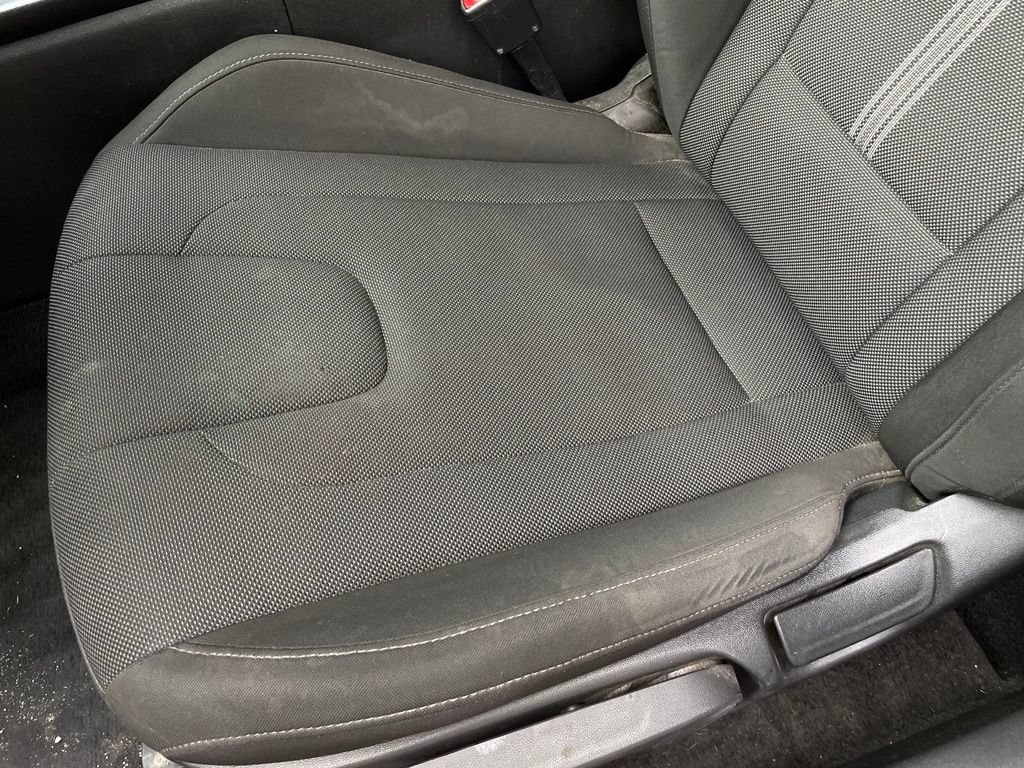Used 2025 Hyundai Elantra SE FWD image 24