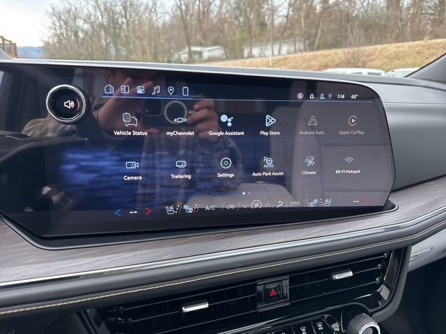 New 2026 Chevrolet Suburban Premier image 28