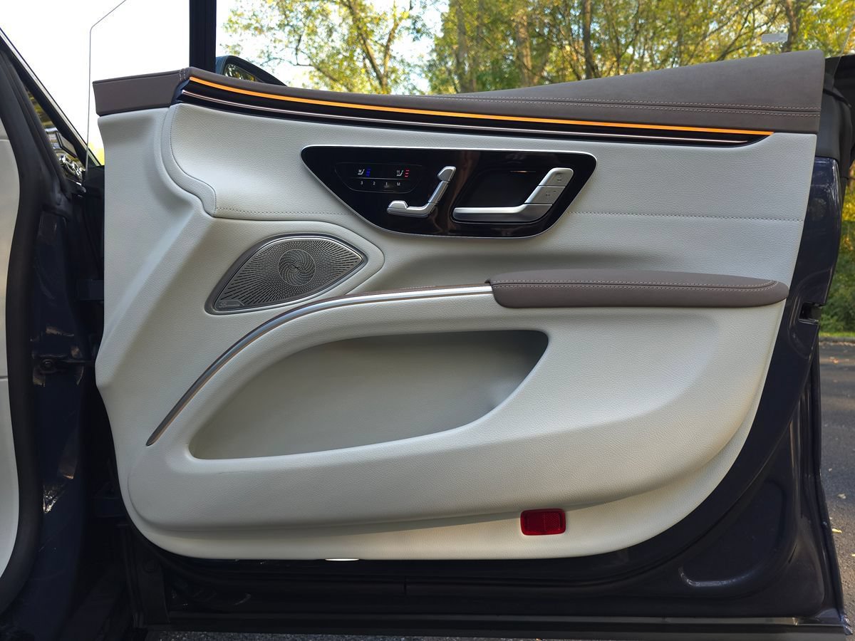Used 2023 Mercedes-Benz EQS 580 4MATIC Sedan image 25