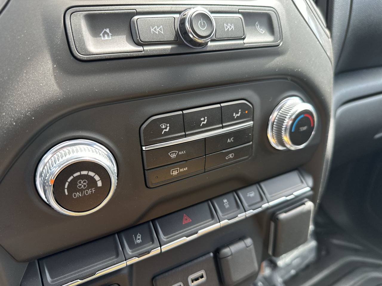 New 2025 GMC Sierra 2500 Pro w/ Convenience Package image 18
