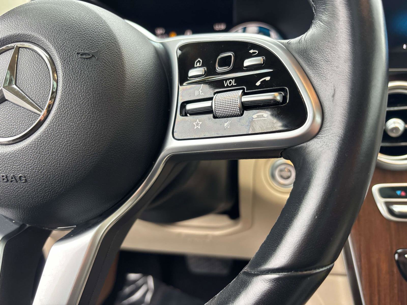 Used 2021 Mercedes-Benz GLC 300 4MATIC image 21