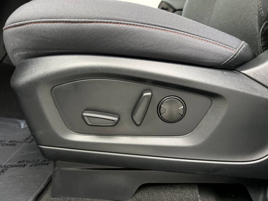 Used 2025 Ford Explorer Active RWD image 13