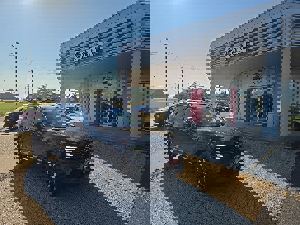 New 2026 Nissan Kicks SR image 1