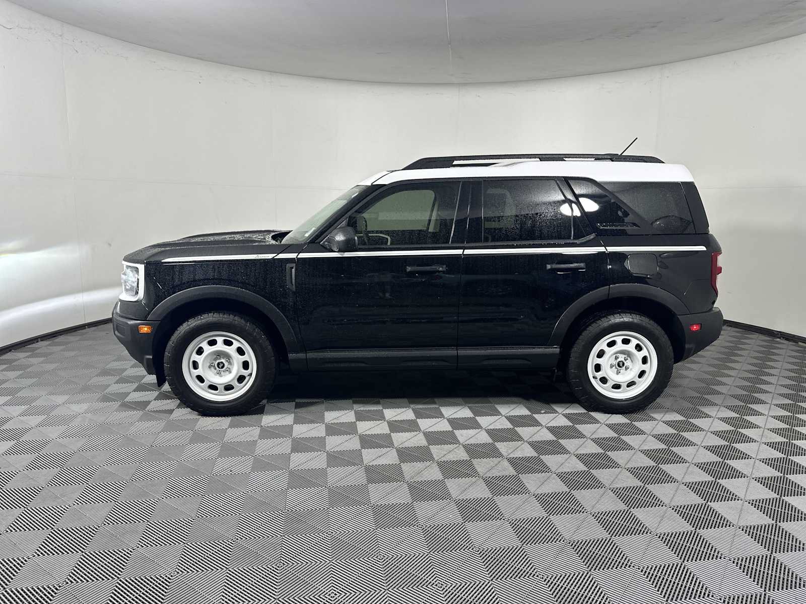 Used 2025 Ford Bronco Sport Heritage w/ Convenience Package AWD/4WD image 4