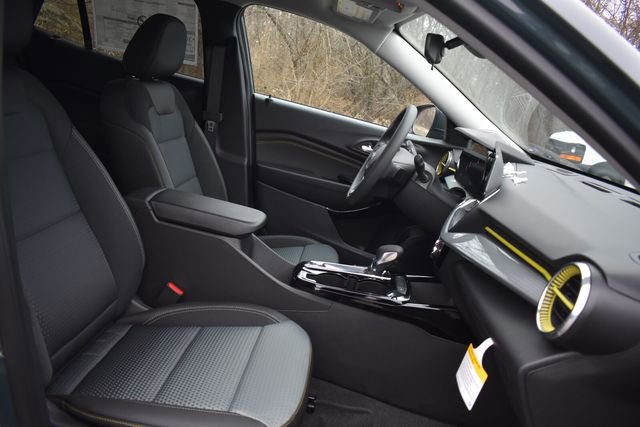 New 2026 Chevrolet Trax LT w/ LPO, Blackout Package image 13