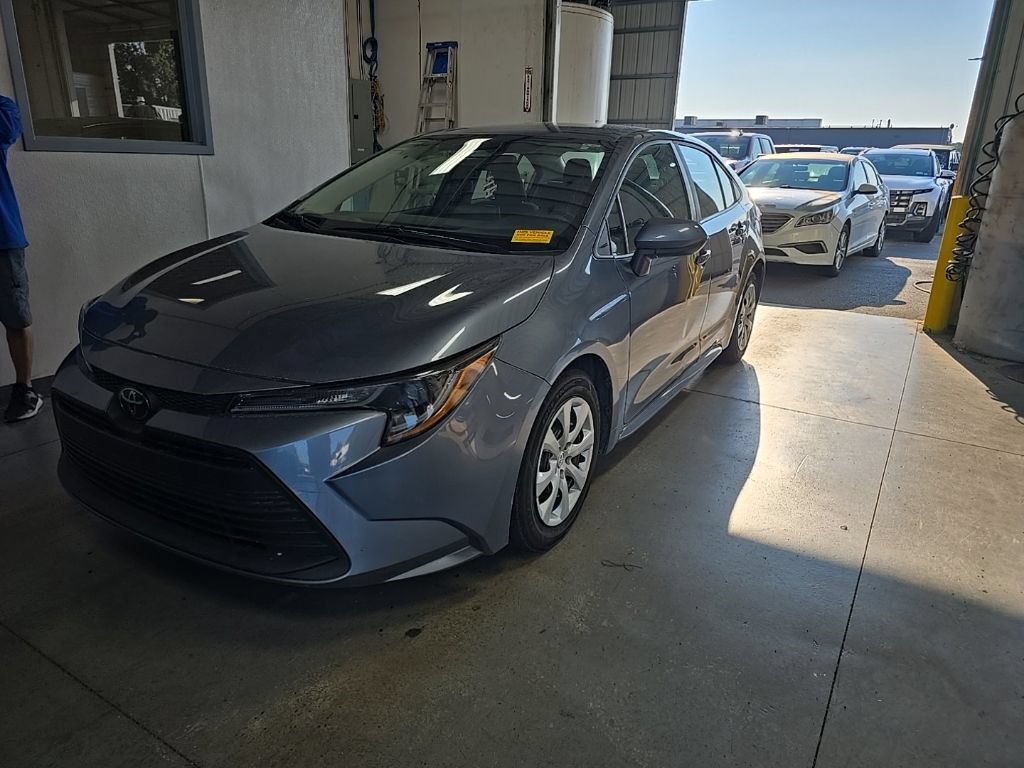 Used 2024 Toyota Corolla LE FWD image 2