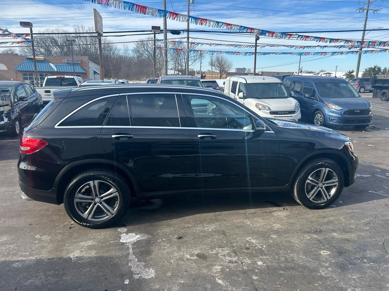 Used 2017 Mercedes-Benz GLC 300 4MATIC w/ Premium 1 Package image 4