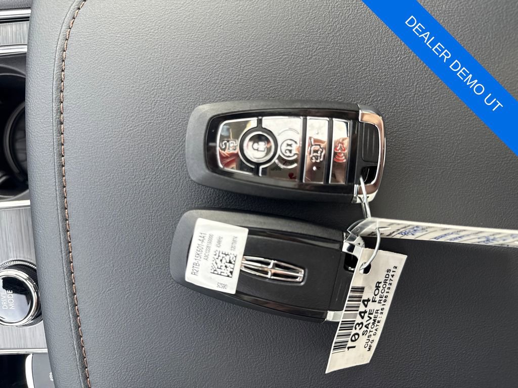 Used 2025 Lincoln Aviator Reserve w/ Jet Appearance Package image 32