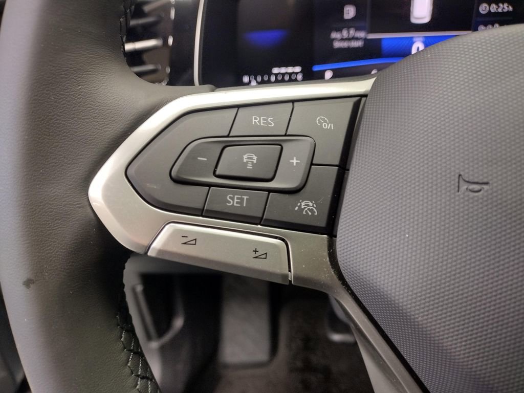 New 2026 Volkswagen Jetta SE FWD image 23