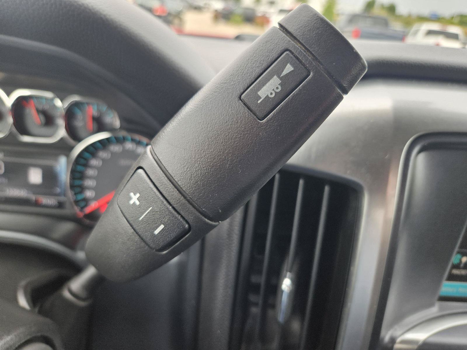 Used 2017 Chevrolet Silverado 1500 LT AWD/4WD image 30