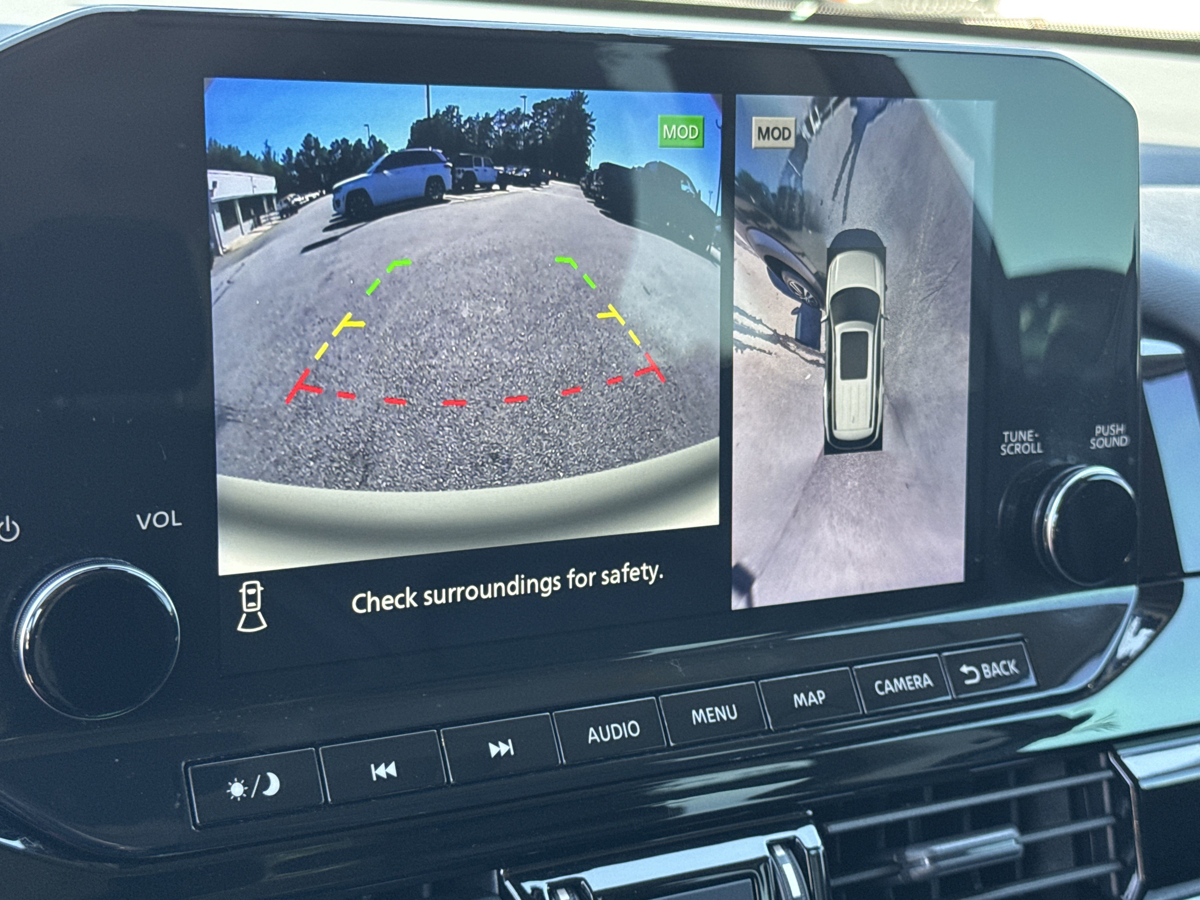 Used 2023 Nissan Pathfinder Platinum image 36