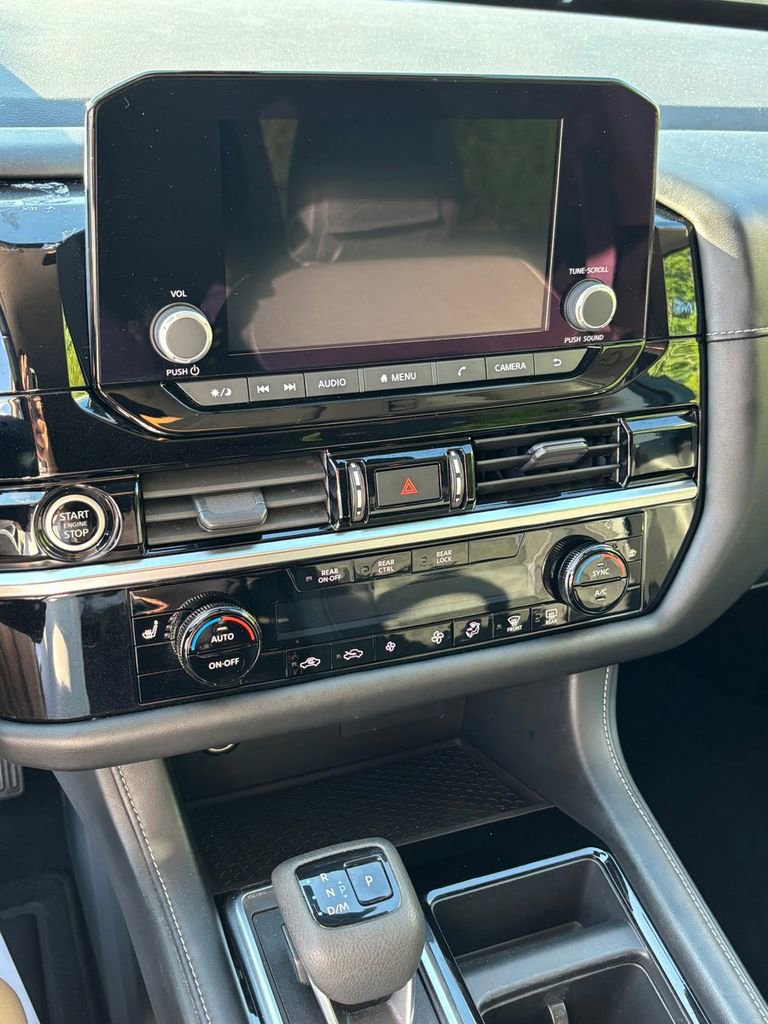 Used 2023 Nissan Pathfinder SV FWD image 15