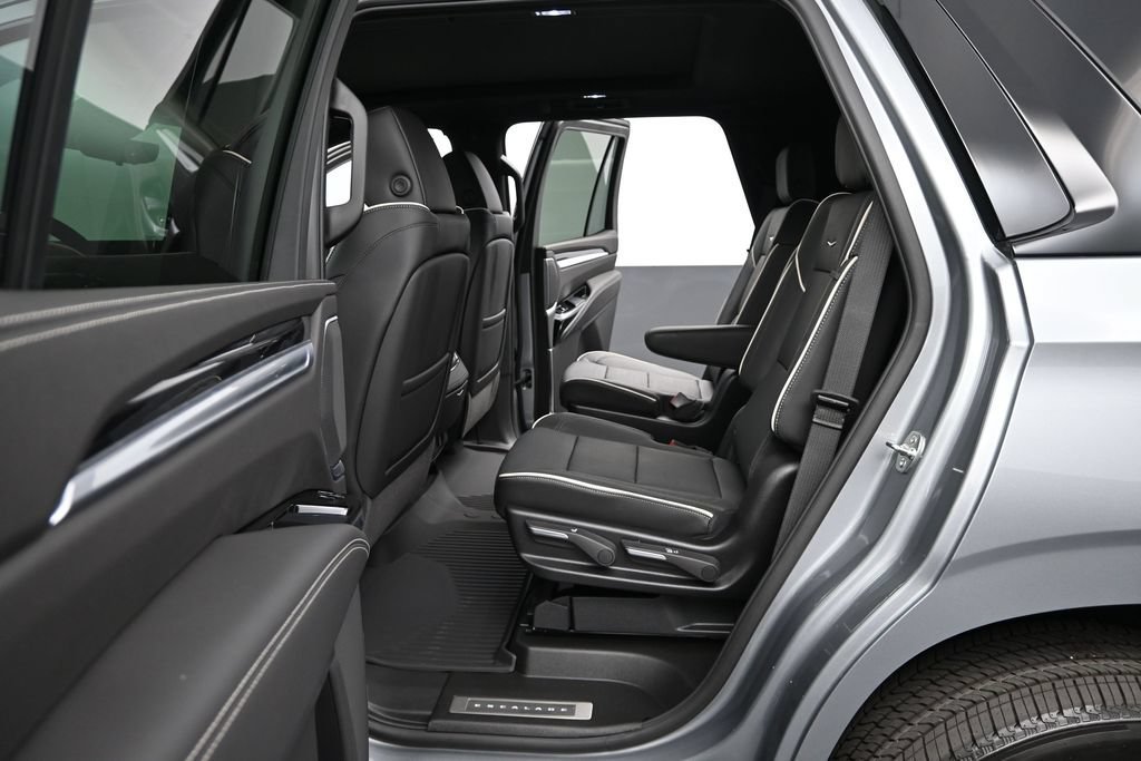 New 2026 Cadillac Escalade Sport w/ LPO, ONYX Package AWD/4WD image 13
