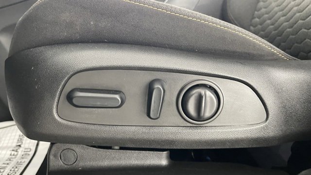 Used 2021 Chevrolet Equinox LT image 35