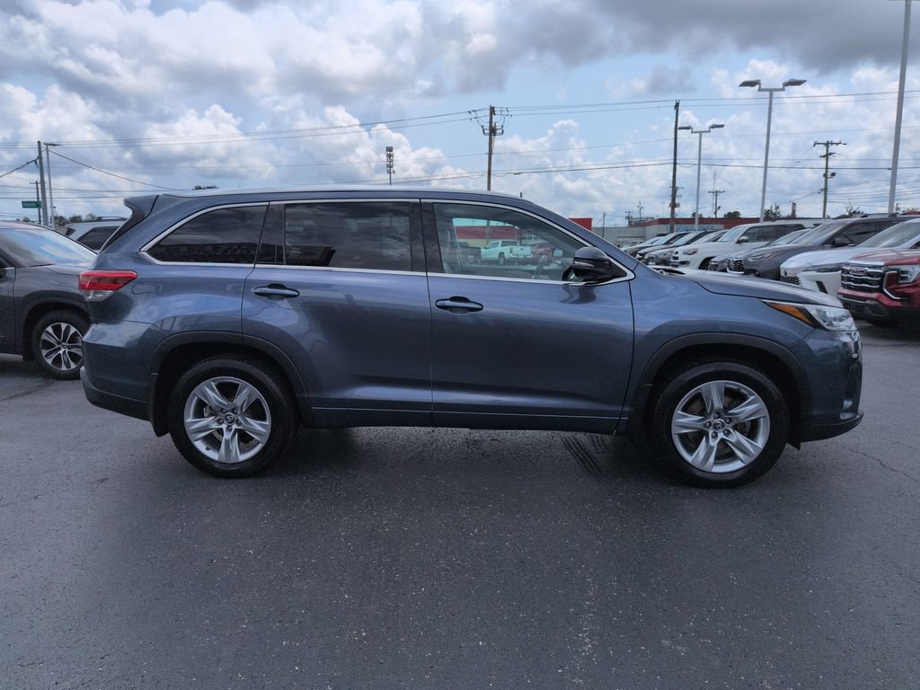 Used 2017 Toyota Highlander Limited AWD/4WD image 6