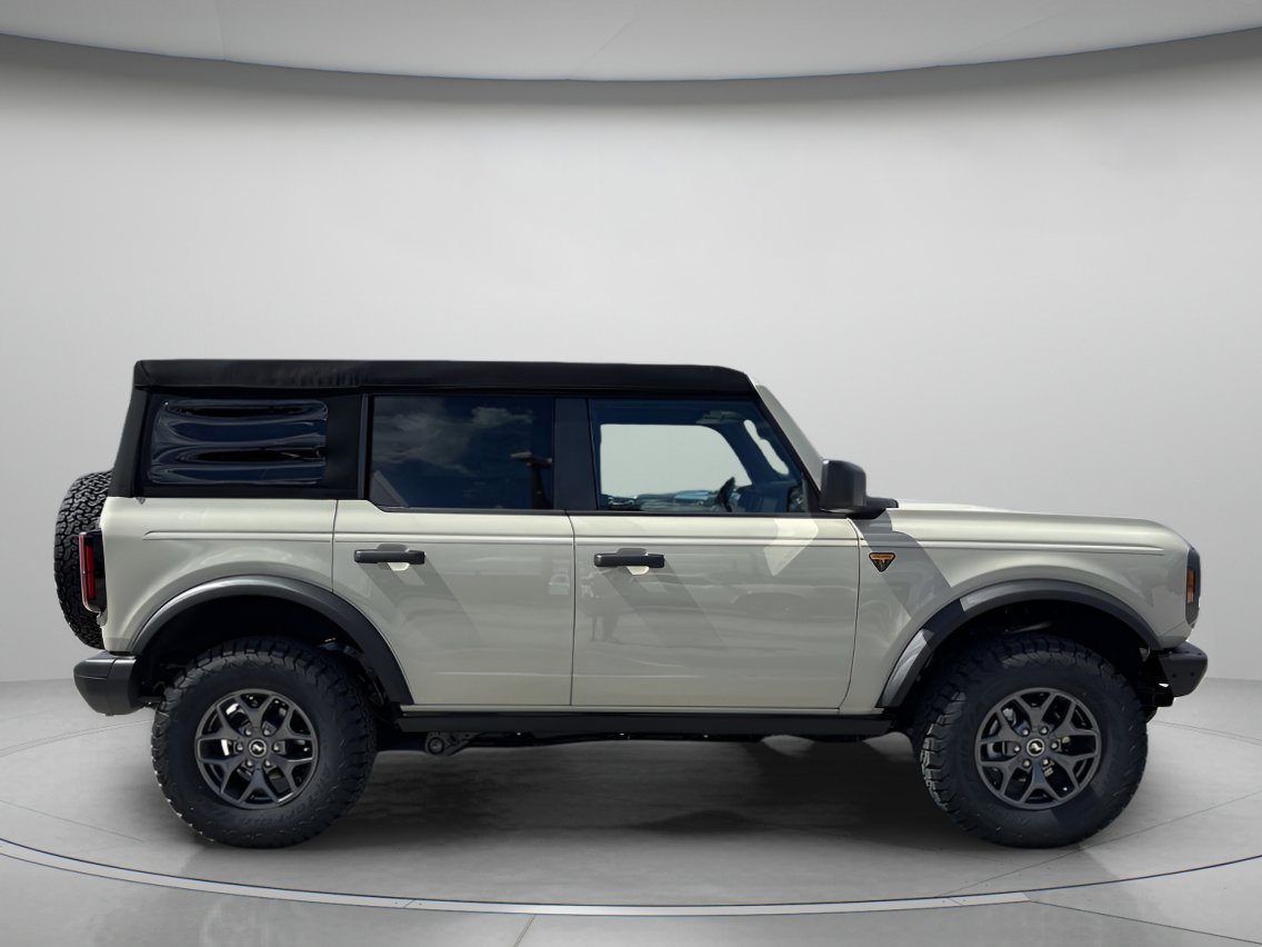 New 2025 Ford Bronco Badlands AWD/4WD image 2