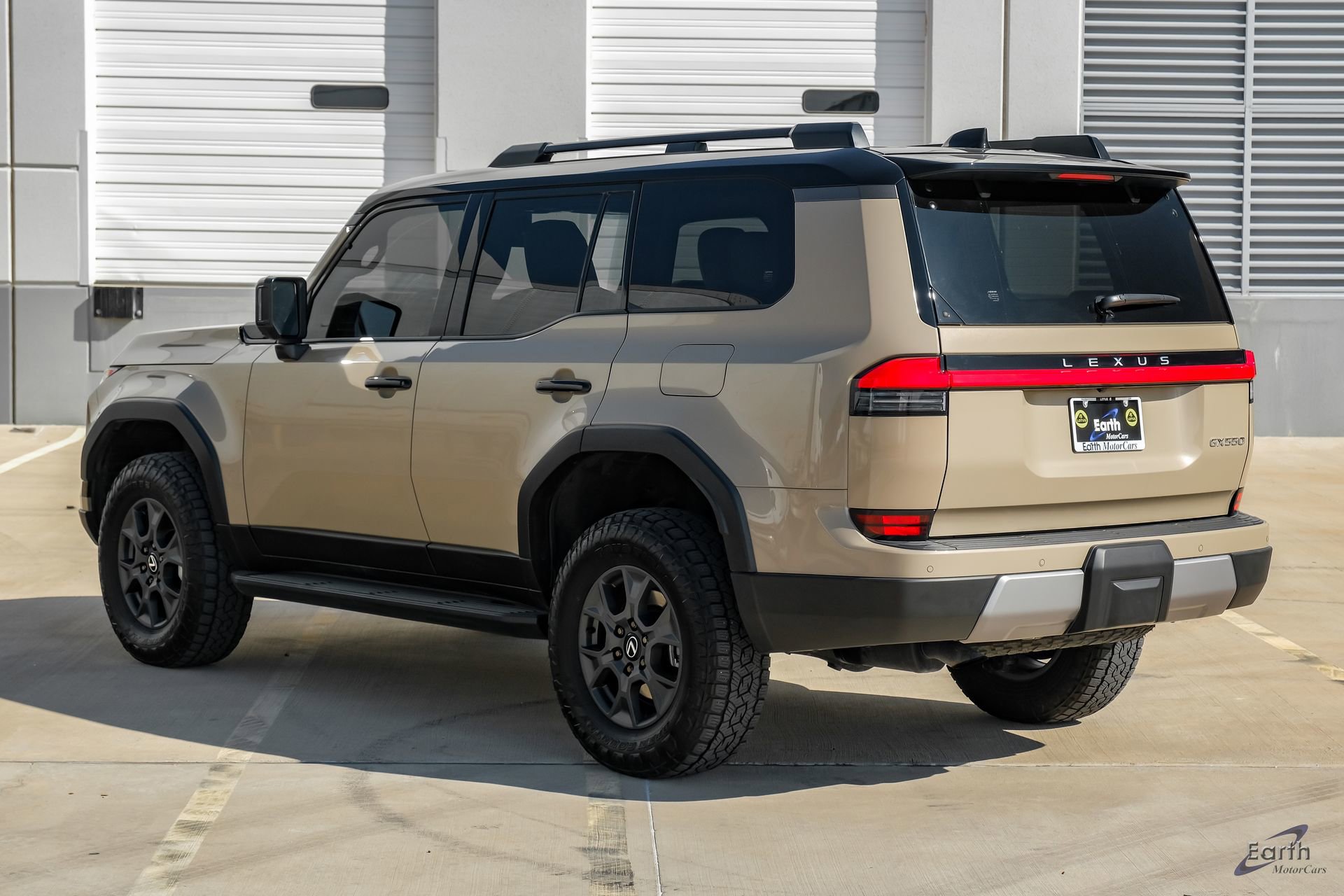 Used 2025 Lexus GX 550 w/ Accessory Package (CT) image 11