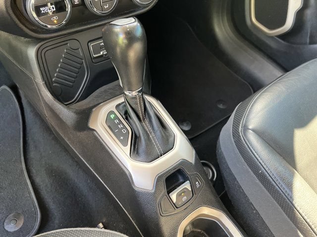 Used 2016 Jeep Renegade Limited FWD image 31