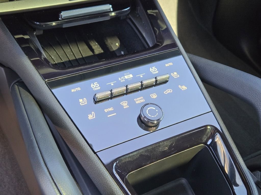 Certified 2025 Porsche Cayenne image 27