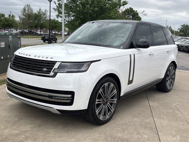 Used 2024 Land Rover Range Rover SE image 12