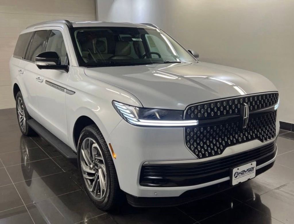 New 2026 Lincoln Navigator Premiere