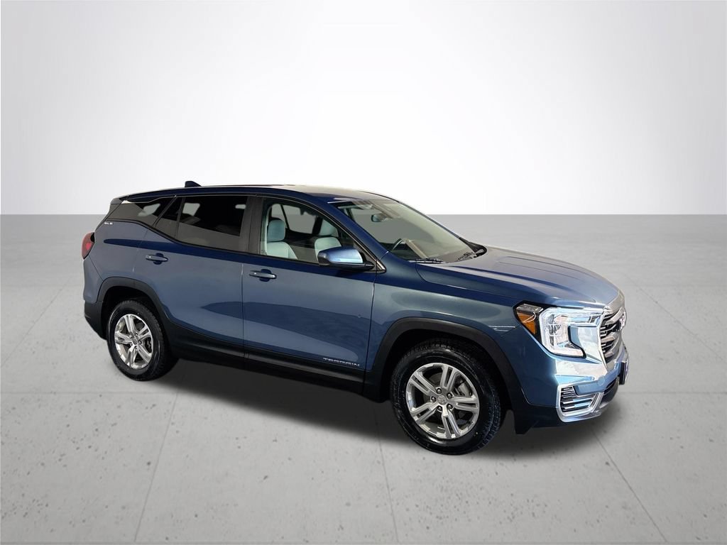 Used 2024 GMC Terrain SLE AWD/4WD image 4