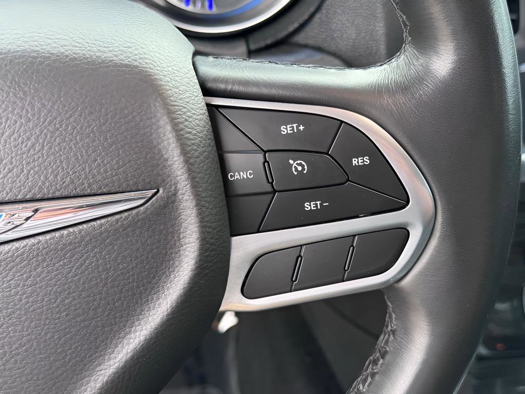 Used 2021 Chrysler 300 Touring L image 14