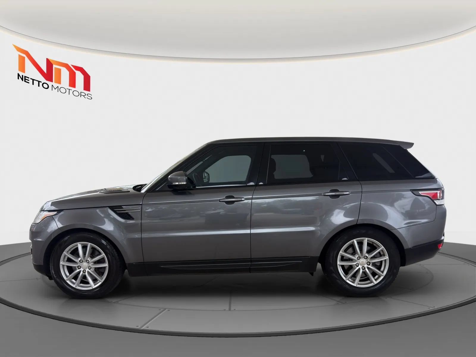Used 2014 Land Rover Range Rover Sport SE AWD/4WD image 2