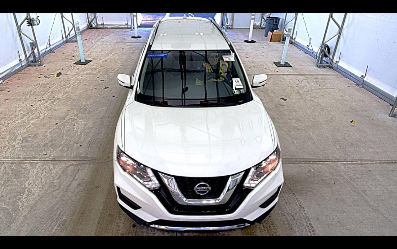 Used 2018 Nissan Rogue SV w/ Premium Package image 2