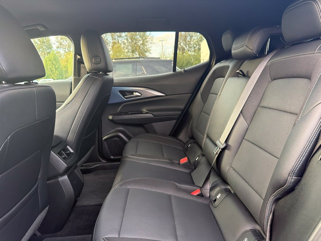 Used 2024 Chevrolet Equinox EV LT FWD image 17