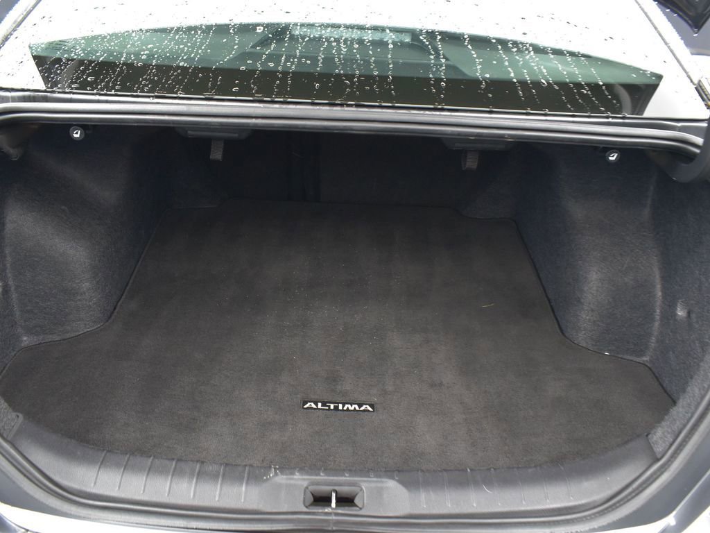 Used 2024 Nissan Altima 2.5 SV image 9