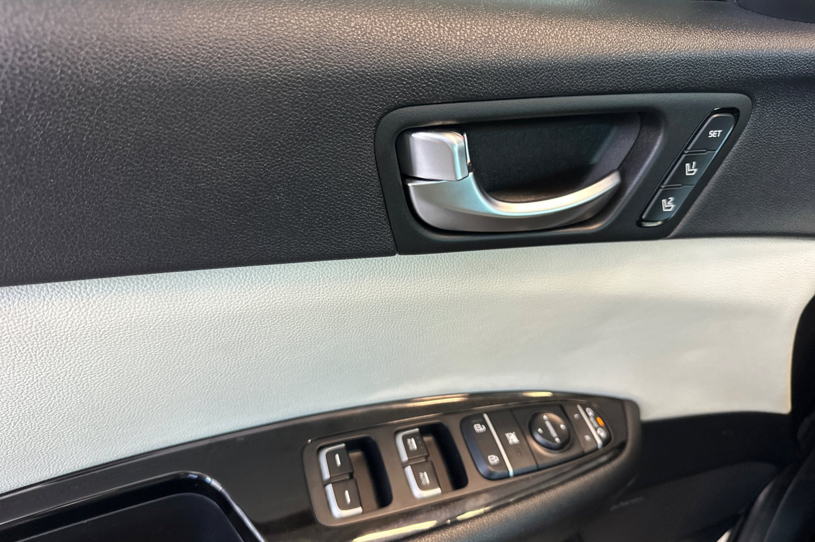 Certified 2020 Kia Optima EX w/ Technology Package FWD image 12