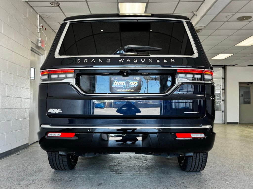 Certified 2024 Jeep Grand Wagoneer Series III w/ HD Trailer Tow Package image 7