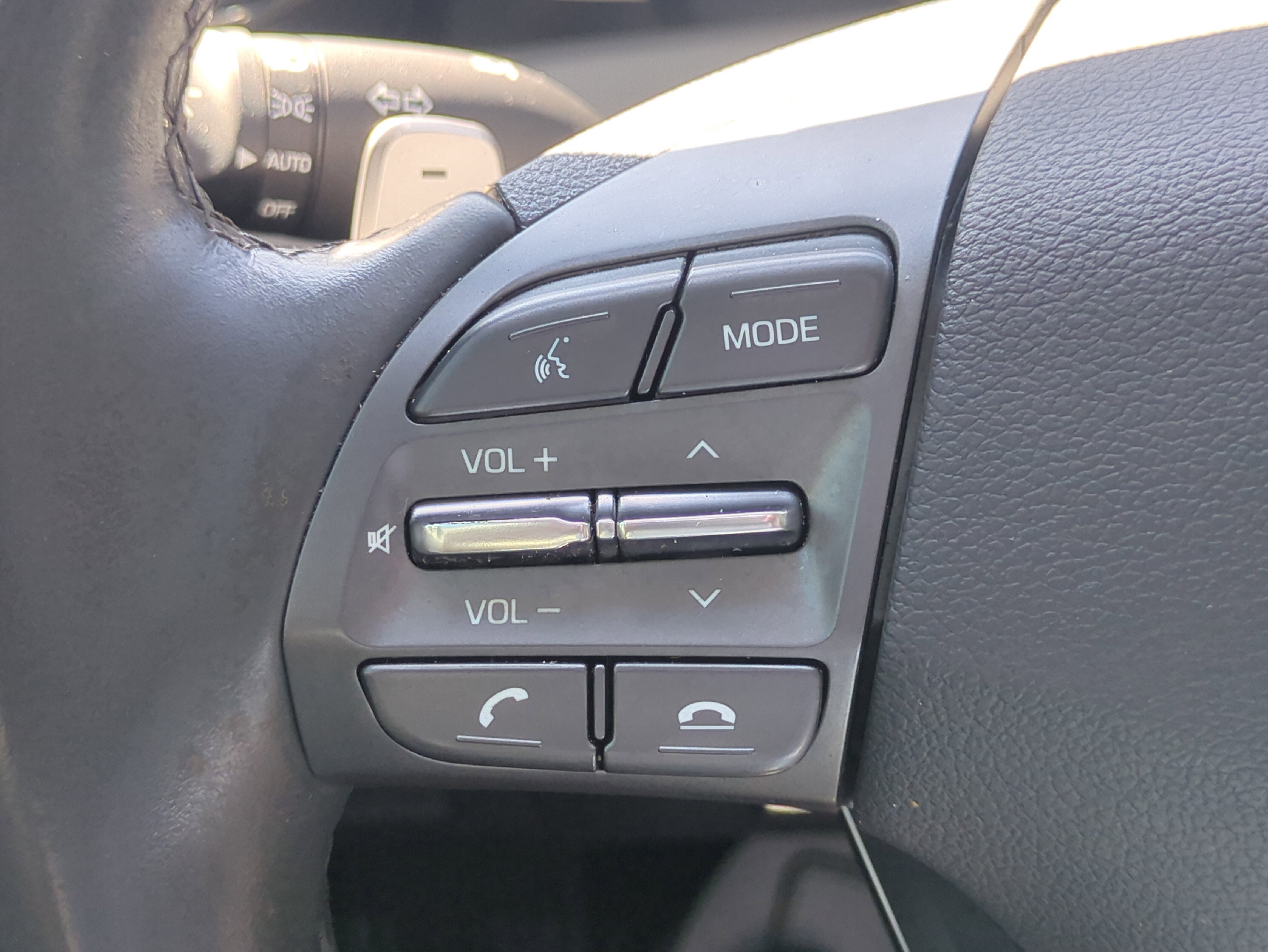 Used 2020 Hyundai Ioniq Limited image 28