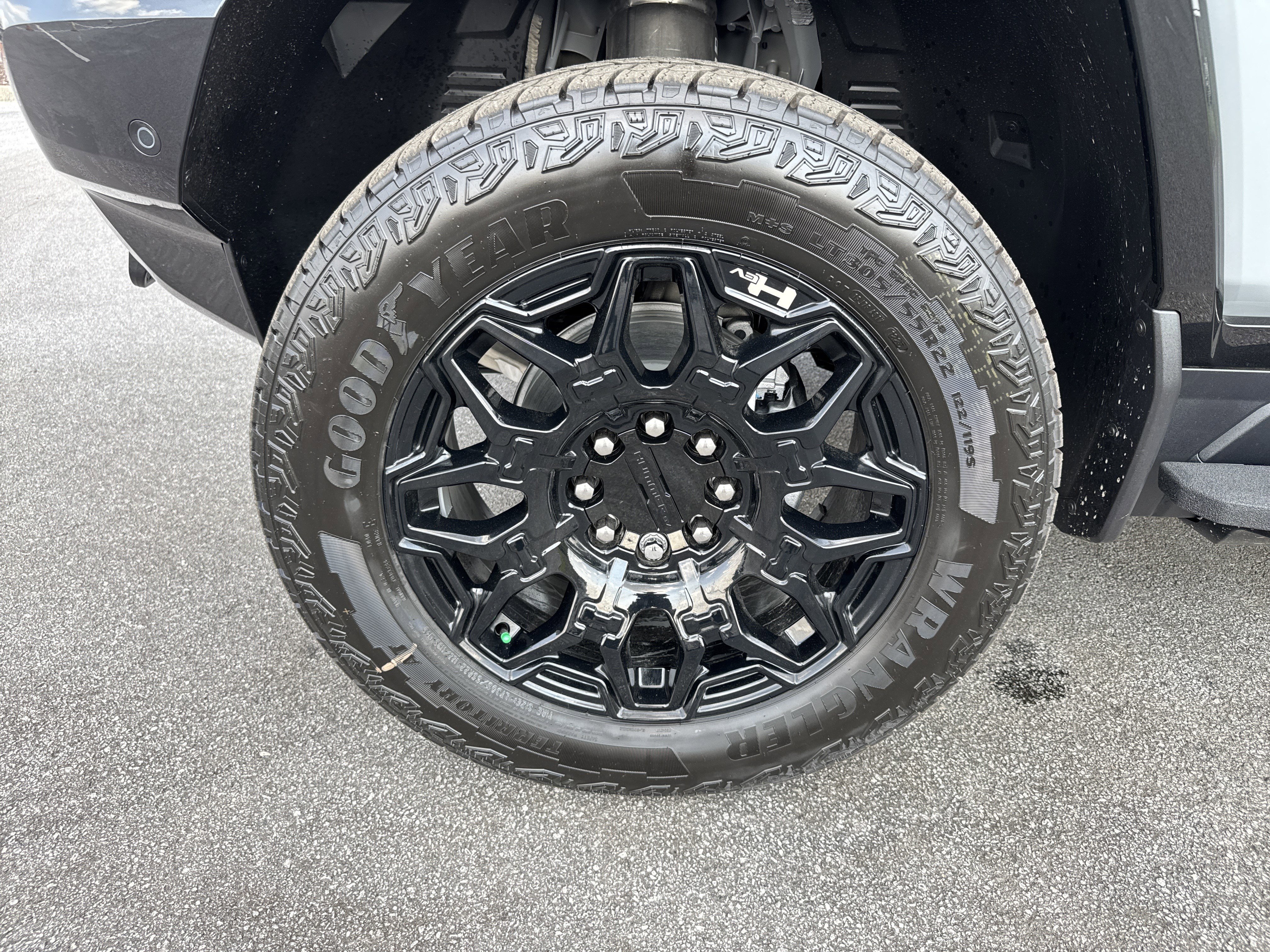 New 2026 GMC Hummer EV 4x4 Crew Cab image 13