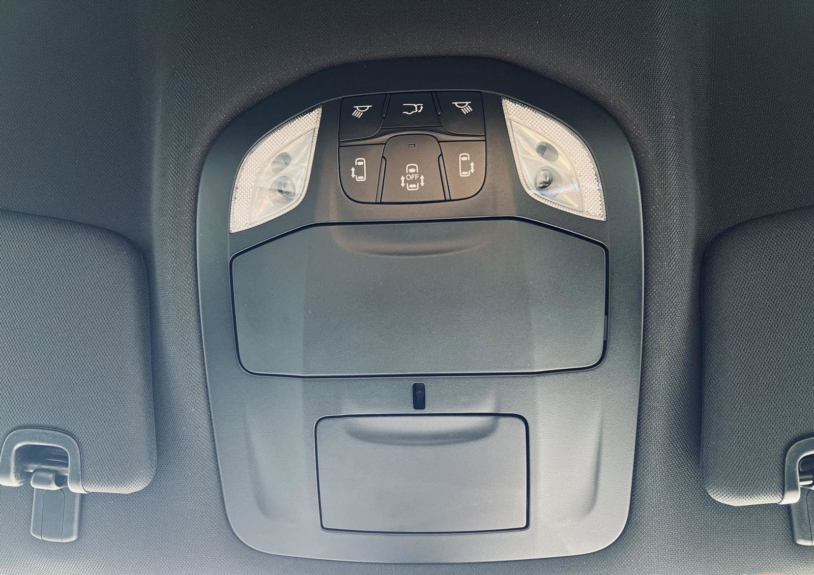 New 2026 Chrysler Voyager LX image 31