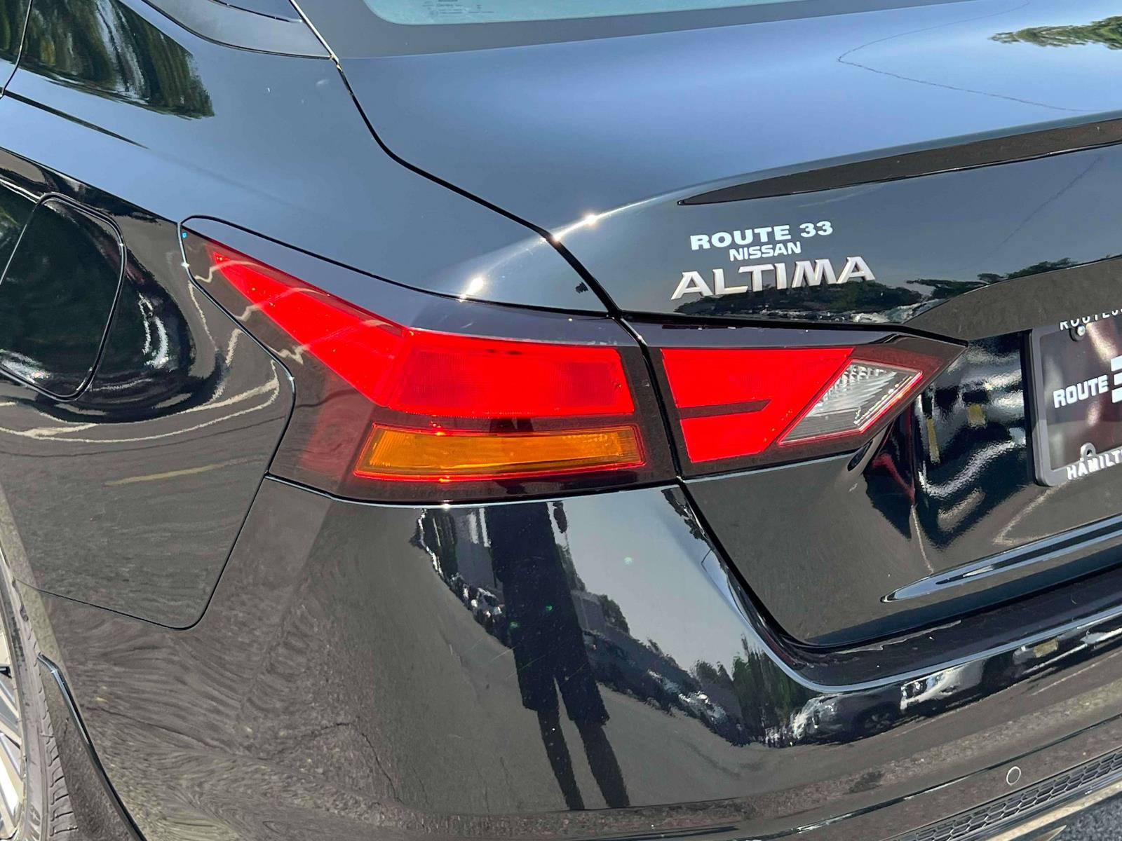 Used 2024 Nissan Altima 2.5 SV FWD image 8