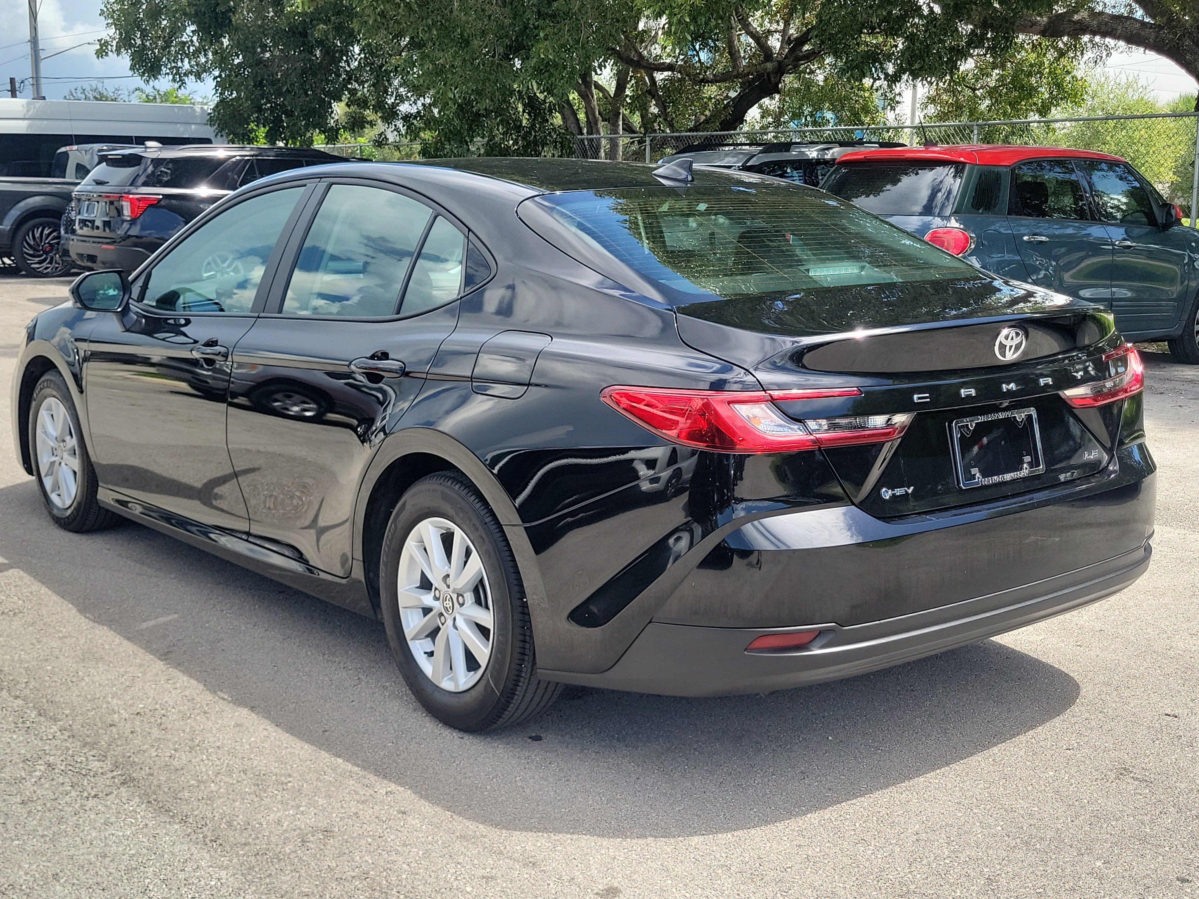 Used 2025 Toyota Camry LE FWD image 7