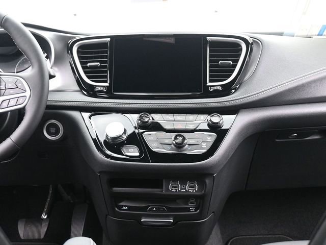 New 2025 Chrysler Pacifica Select w/ Uconnect Theater Family Group AWD/4WD image 25