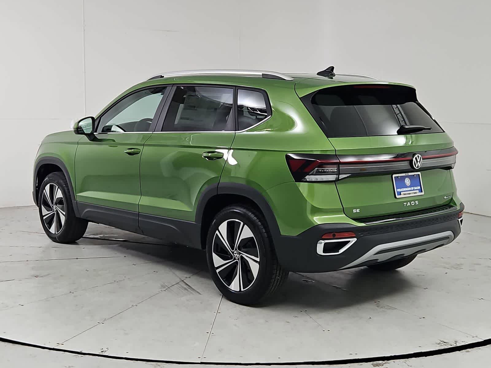 New 2026 Volkswagen Taos SE AWD/4WD image 4
