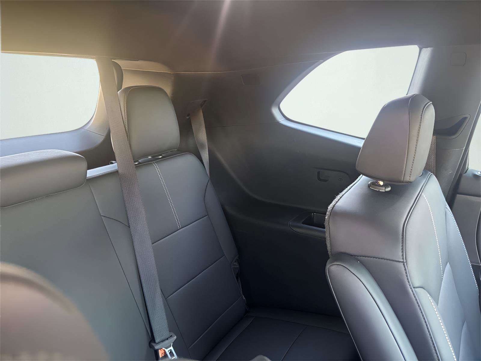 Used 2024 GMC Acadia Elevation image 28