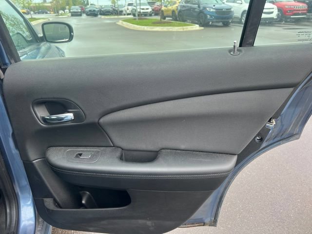 Used 2011 Chrysler 200 Touring FWD image 11