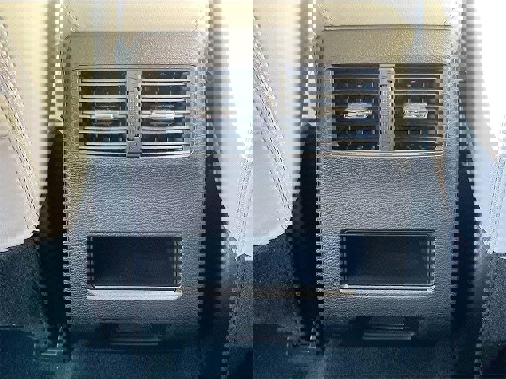 New 2025 Mitsubishi Outlander SE image 27