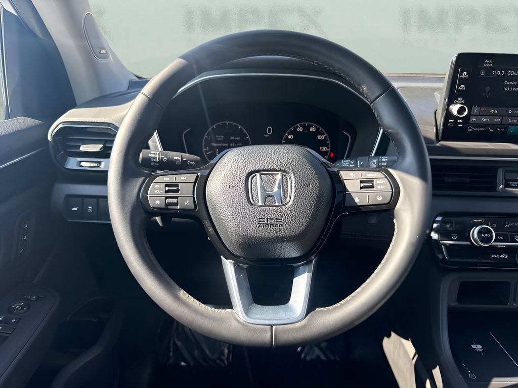 Used 2023 Honda Pilot Touring image 17