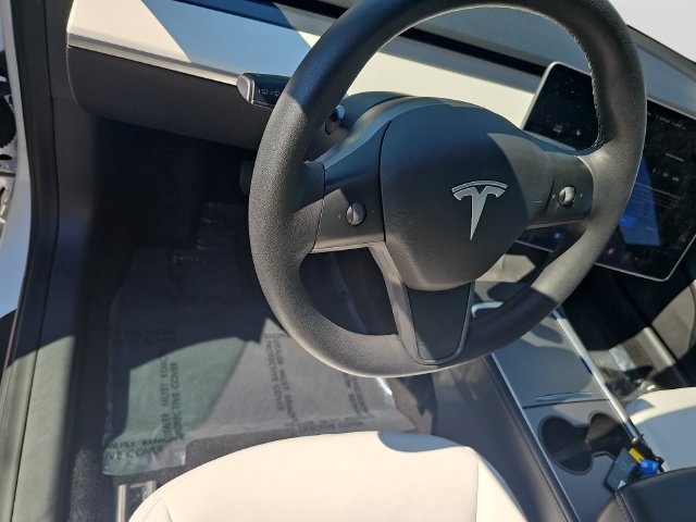 Used 2022 Tesla Model 3 Long Range AWD/4WD image 16