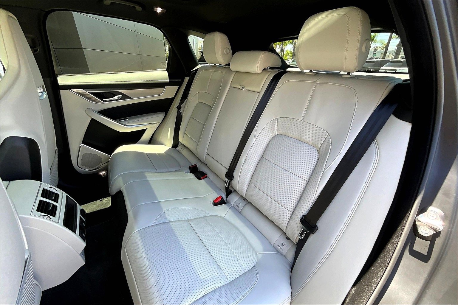 New 2026 Jaguar F-PACE R-Dynamic S image 10