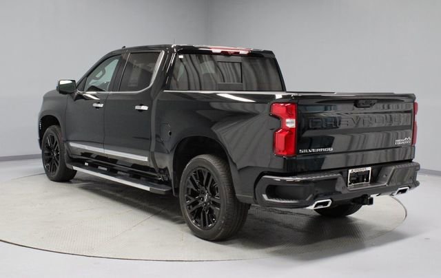 Used 2025 Chevrolet Silverado 1500 High Country w/ Technology Package image 11