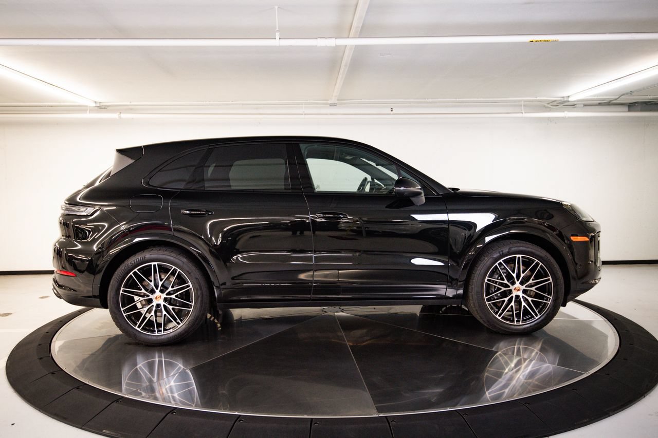 Certified 2026 Porsche Cayenne AWD/4WD image 8