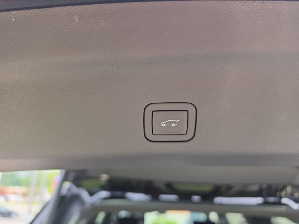 New 2026 GMC Yukon Denali Ultimate AWD/4WD image 11